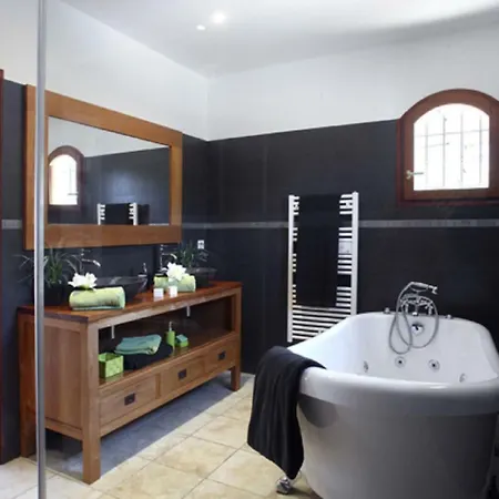 Luxury In Sainte-maxime With Swimming Pool