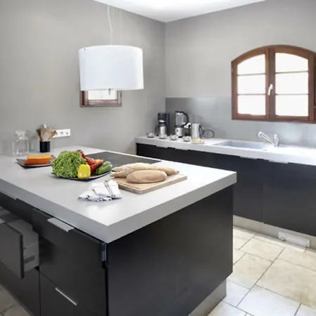 Luxury In Sainte-maxime With Swimming Pool Villa